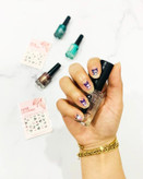 استیکرناخن یا لنز ناخن