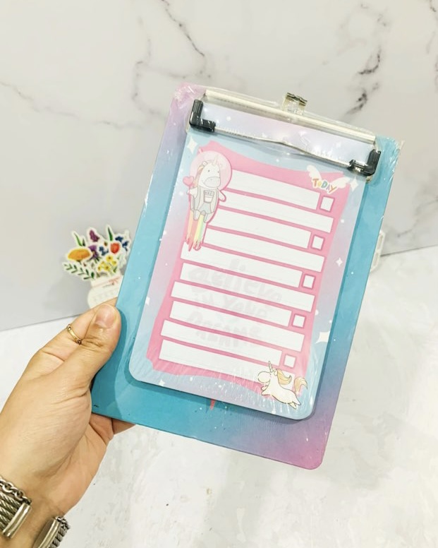 چک لیست همراه تخته شاسی
