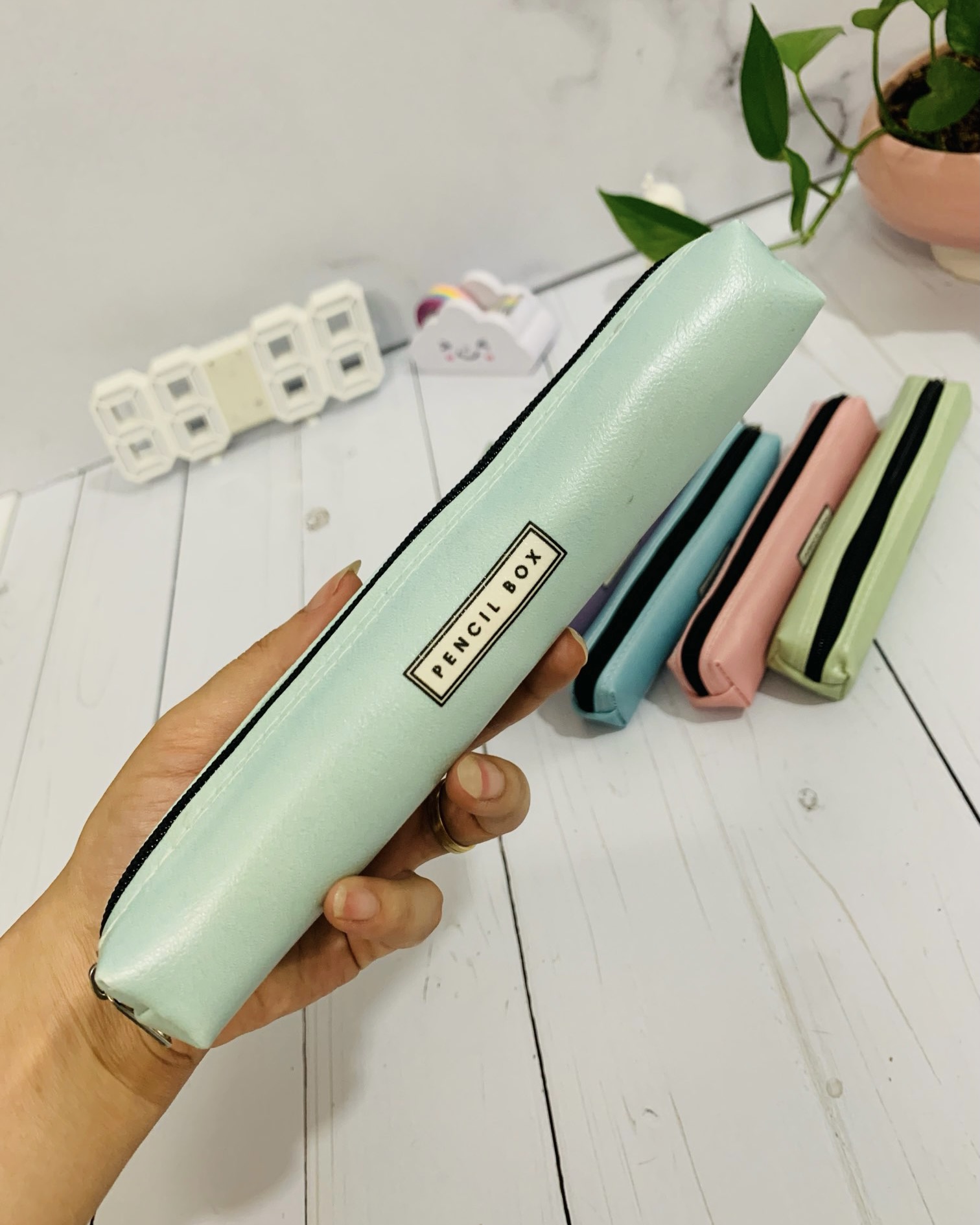 جامدادی دانشجویی