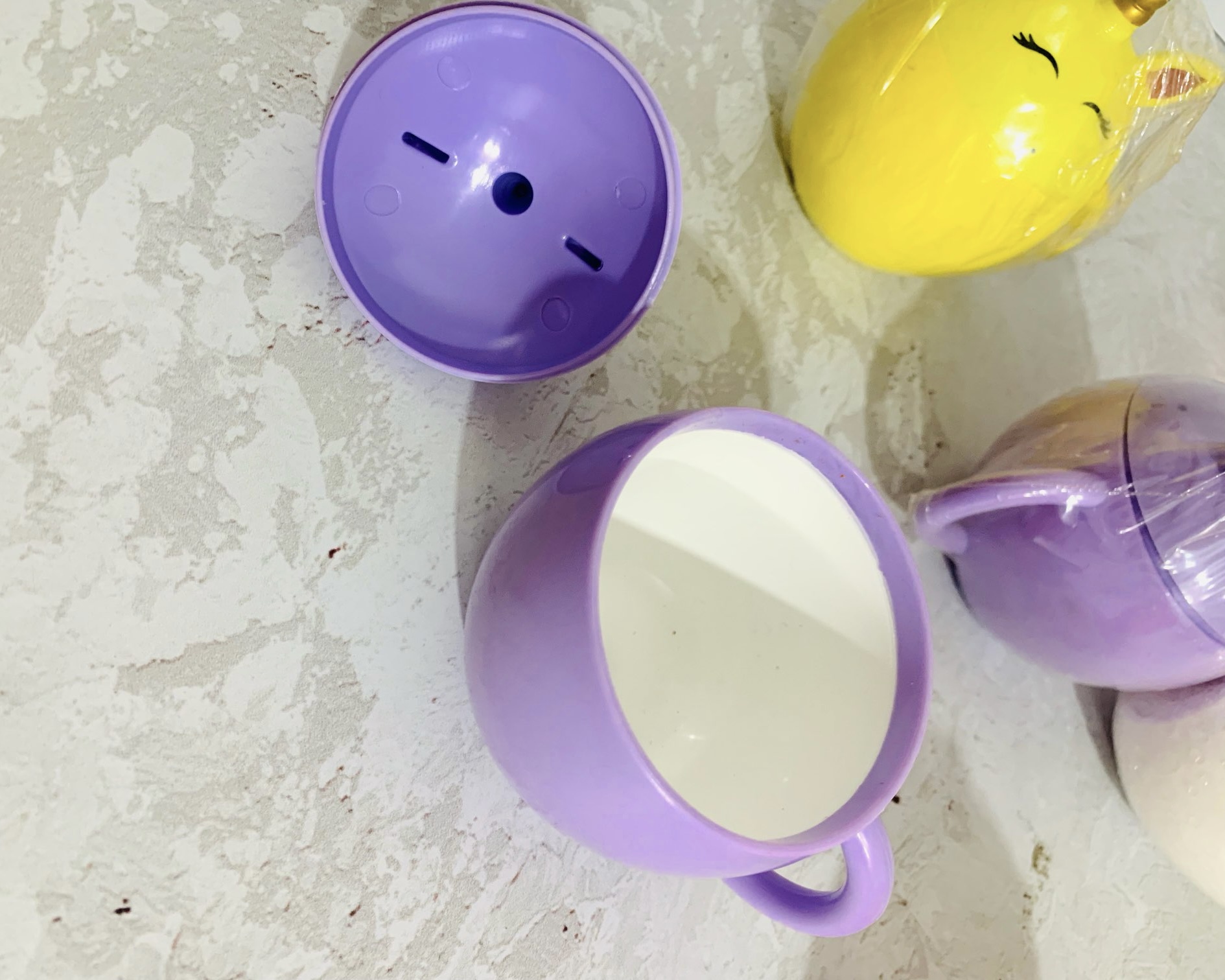 لیوان در دار بچگونه