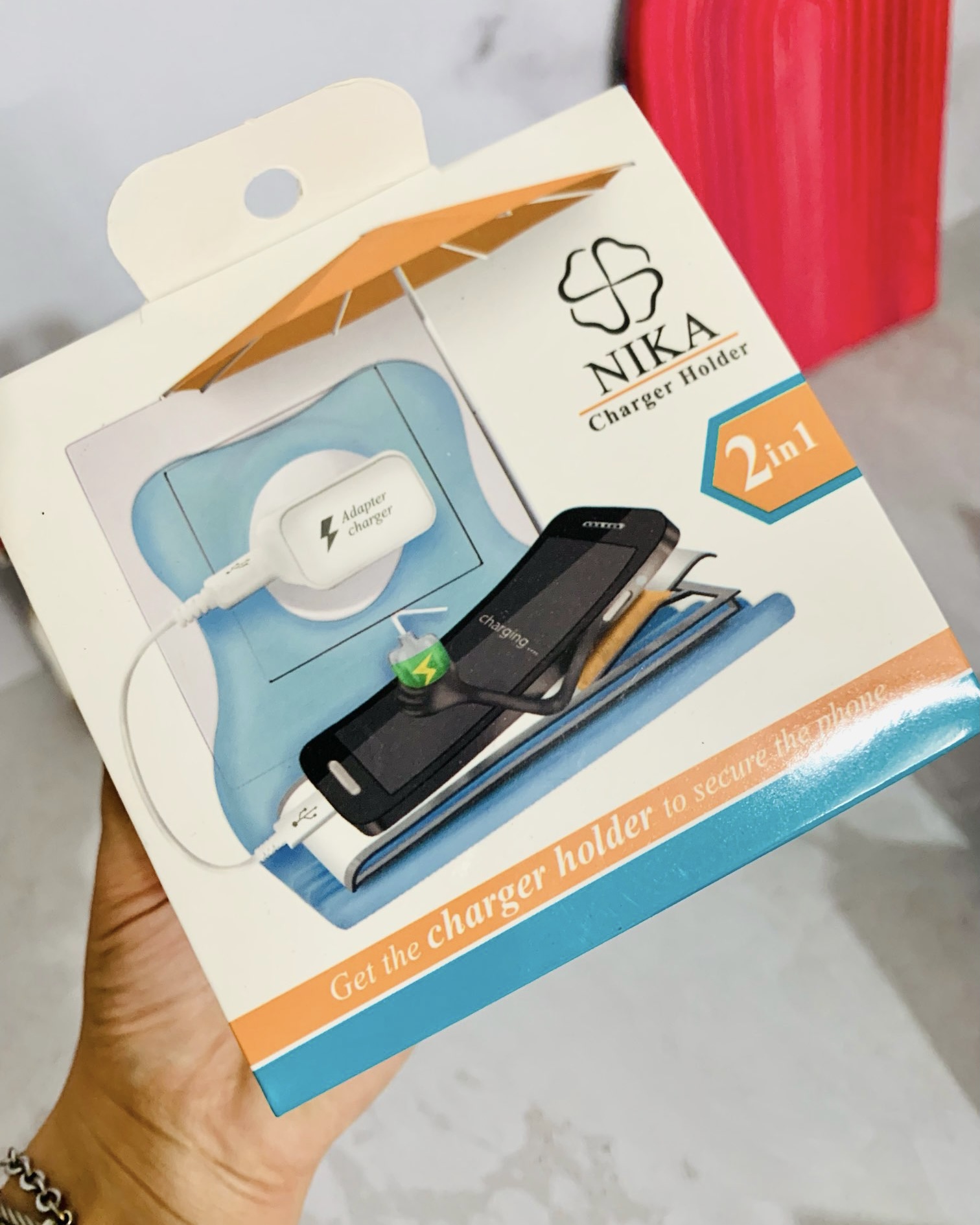 نگهدارنده گوشی وقتی به شارژ هست