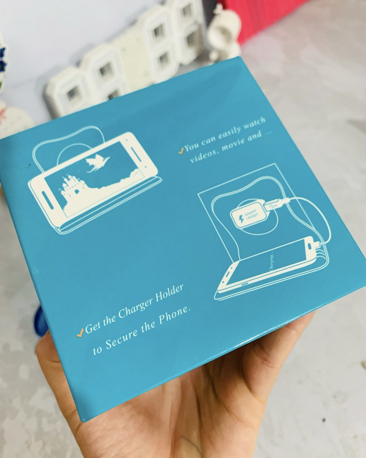 نگهدارنده گوشی وقتی به شارژ هست