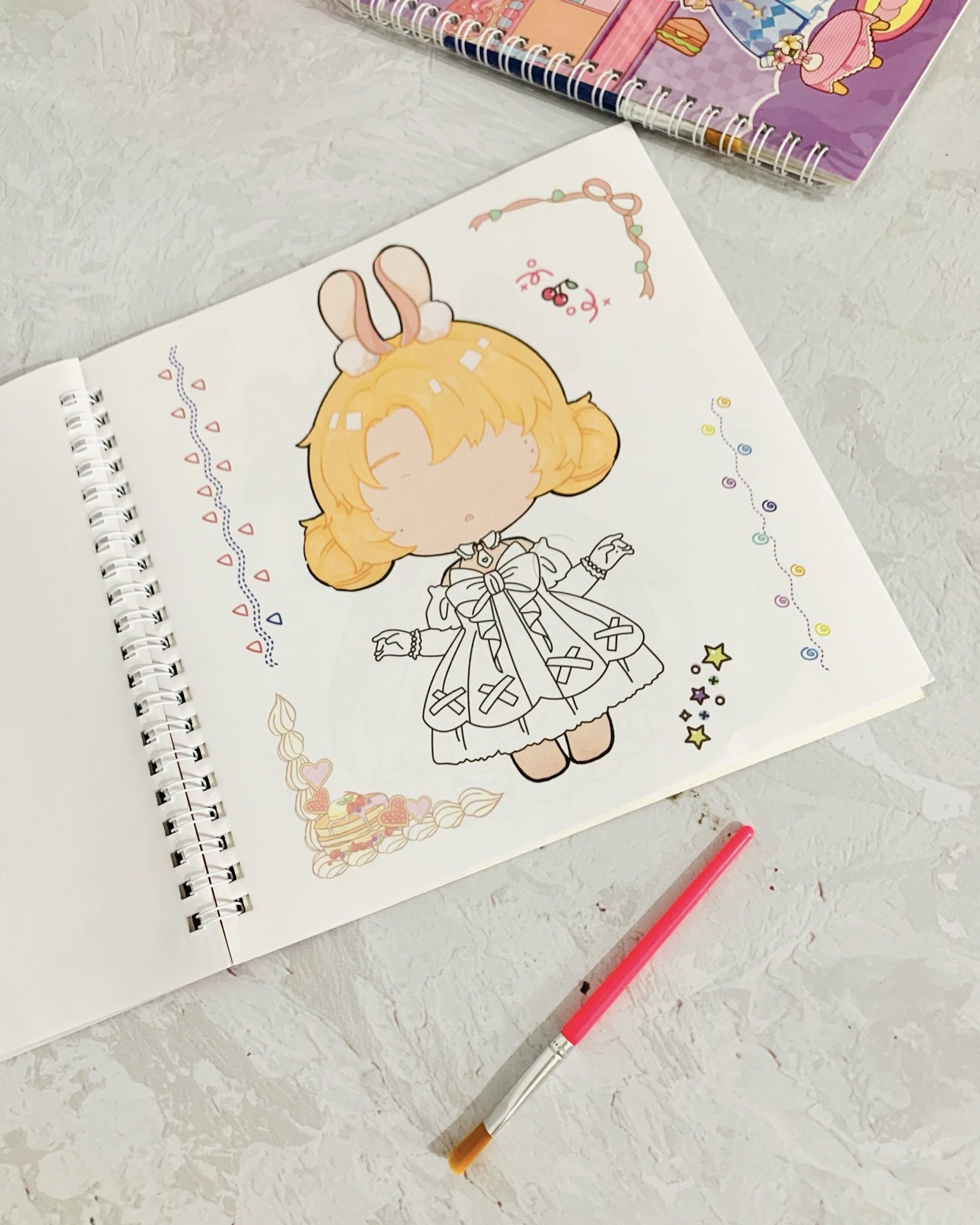 دفتر ارایشی و رنگ امیزی