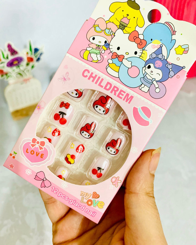 ناخن مصنوعی فانتزی