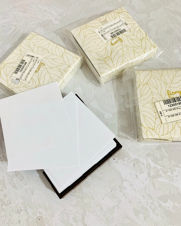 کاغذ یادداشت سفید